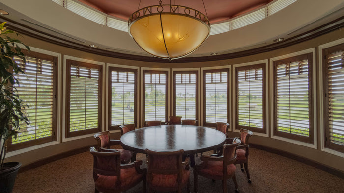 Heritage Palms clubhouse meeting room overlooking the golf course in Indio